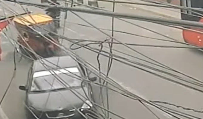 Mototaxista permanece en UCI tras ser baleado presuntamente por un menor en SJL