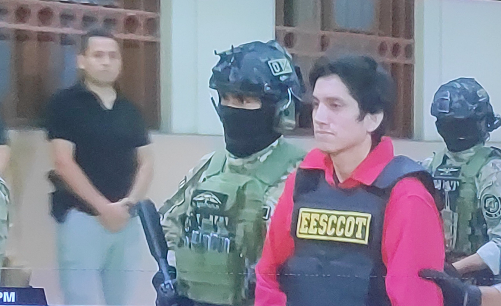 Con chaleco antibalas y en el ‘Cazador 2’: así es trasladado ‘Jhonsson Pulpo’ a la Base Naval