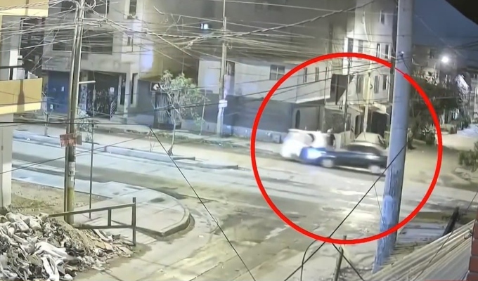 VES: auto embiste violentamente a mototaxi y conductor se da a la fuga