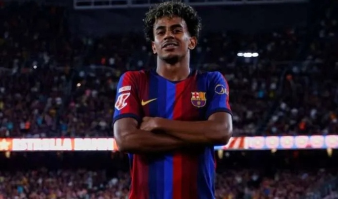 Lamine Yamal sobre el Balón de Oro: "Debe recaer en un jugador diferente, que tenga magia"