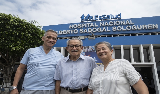 EsSalud: paciente de 95 años supera el cáncer de colon tras compleja cirugía en el Hospital Sabogal