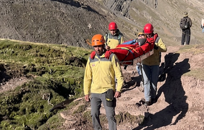 Cusco: rescatan a turista estadounidense tras sufrir descompensación en nevado