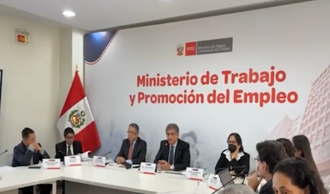 Gobierno alista aumento de la remuneración mínima vital en dos fases