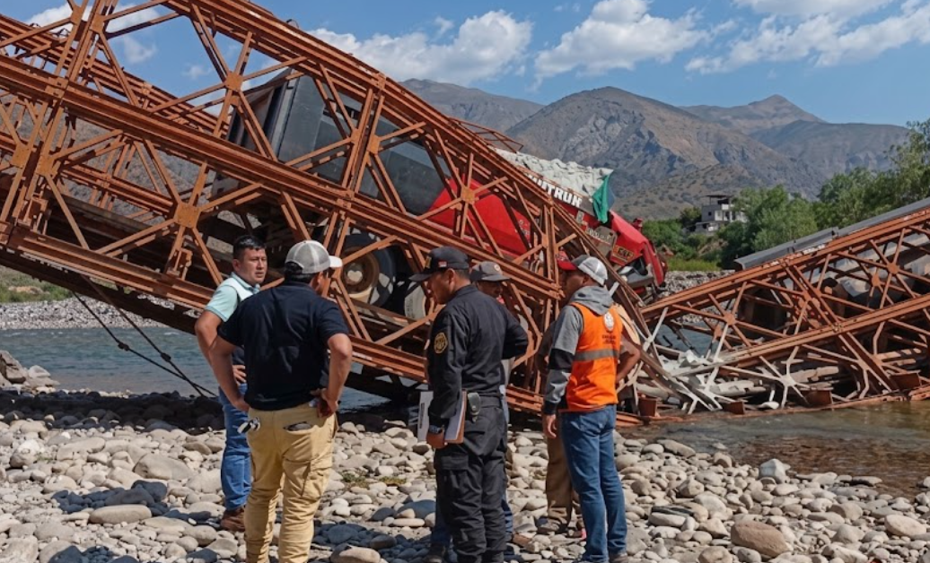 Colapsa puente Pampatama en Apurímac