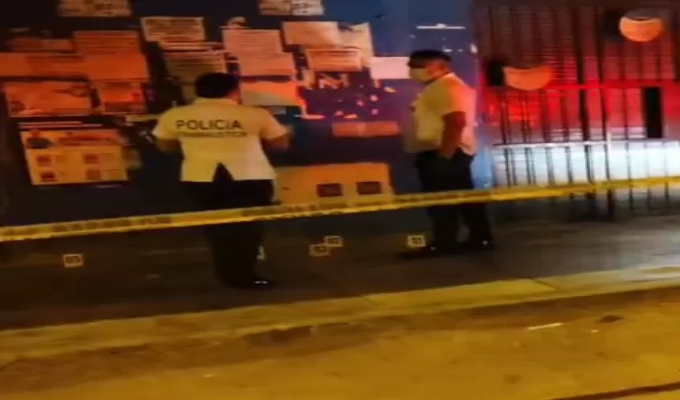 ¡Lo acribillaron mientras comía! Joven es asesinado de siete balazos en SMP