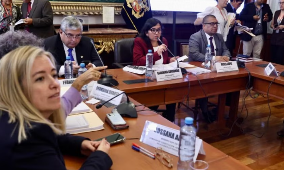 Comisión de Constitución retomará este jueves debate sobre pedido de facultades legislativas