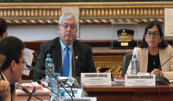 Comisión de Constitución pasa a cuarto intermedio por pedido de facultades