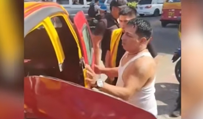 SJL: conductor de mototaxi denuncia que quedó con lesiones tras choque con bus