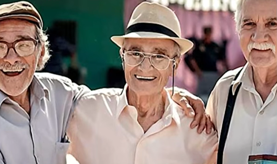 Actor Carlos Gassols denuncia deficiencias en Padomi: pidió un dermatólogo y le enviaron un neumólogo