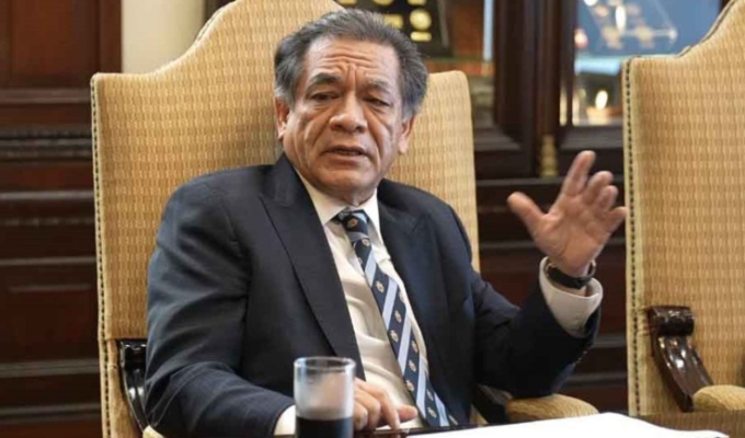 Ministro de Educación confirma retorno de la expulsión de estudiantes por faltas graves