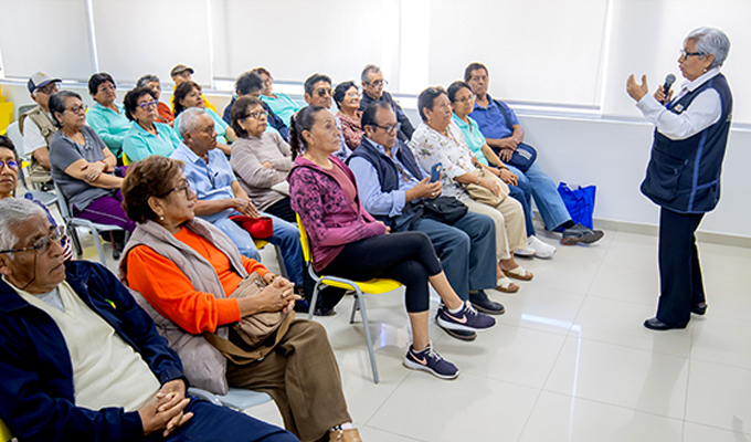 Pensionistas de Ica aprenden a prevenir el dengue ante el Fenómeno “El Niño”