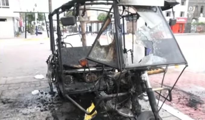 Cámaras de seguridad captan a sujeto que habría incendiado una mototaxi en La Victoria