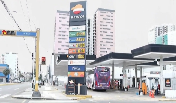 Precio del combustible se mantiene al alza y gasolina premium alcanza los S/28 en La Victoria