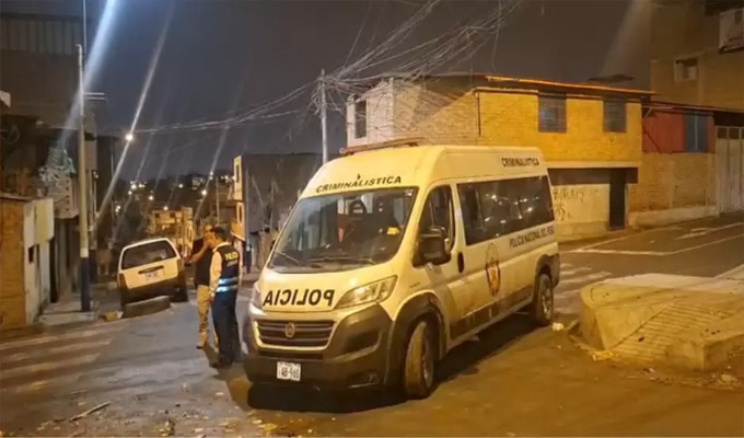 San Juan de Miraflores: enfrentamiento entre presuntos barristas deja dos sujetos heridos de bala