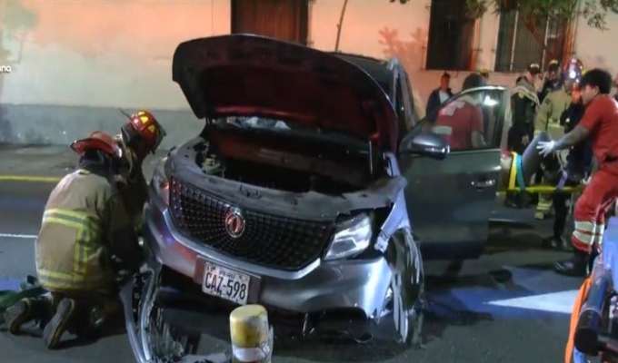 Choque en el Cercado de Lima: Conductor se habría quedado dormido al volante