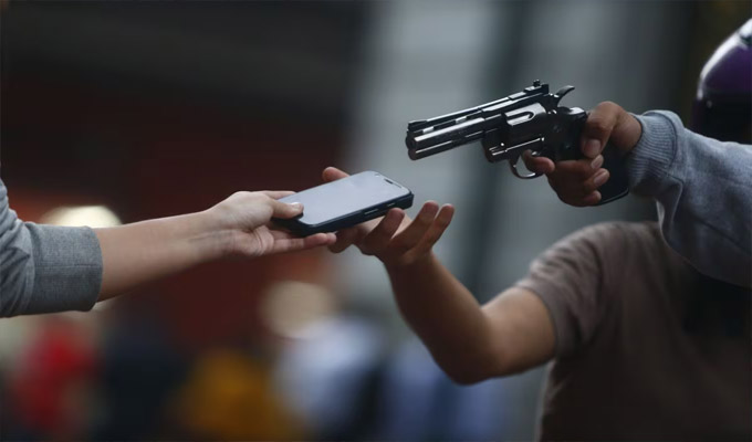 Arequipa: sujeto que robaba celulares con réplica de arma fue condenado a 28 años de prisión