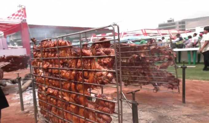 Más de dos mil personas disfrutaron del XII Festival de Chancho al Palo en Chancay