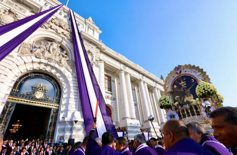 Señor de los Milagros regresa al Congreso de la República después de 35 años
