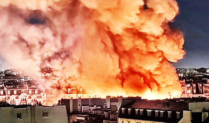 El sábado que ardió París: manifestaciones de estudiantes terminan en incendios y saqueos