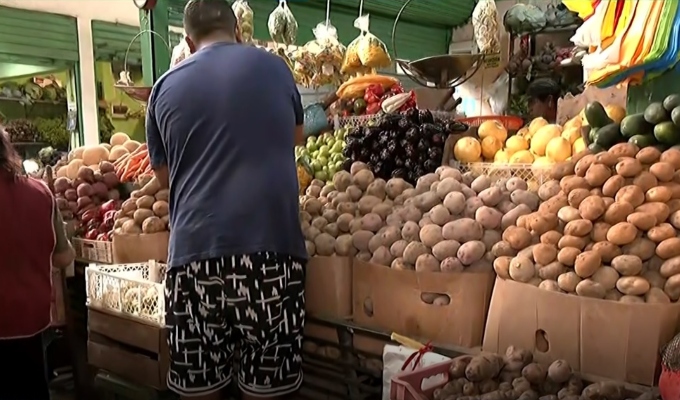 Papa, limón y choclo suben de precio en mercado de Surquillo