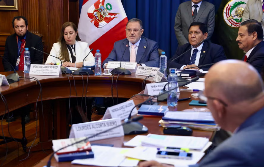 Comisión de Constitución del Senado aprueba siete puntos adicionales al pedido de facultades