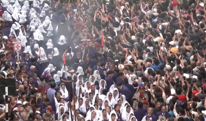 Reportan hasta 600 atenciones por golpes de calor durante procesiones del Señor de los Milagros