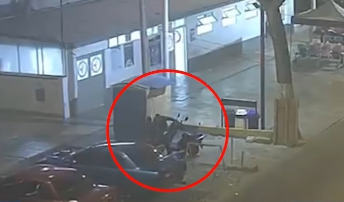 Vigilante y trabajador de hospital roban motocicleta a paciente en Miraflores