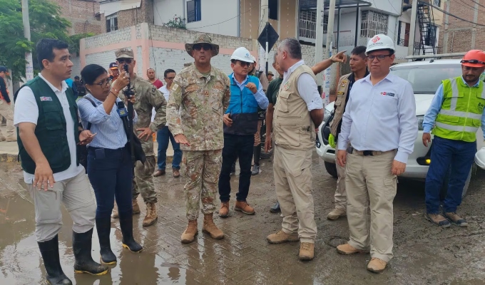 Ministros inspeccionan zonas inundadas en Piura debido a las fuertes lluvias por El Fenómeno El Niño