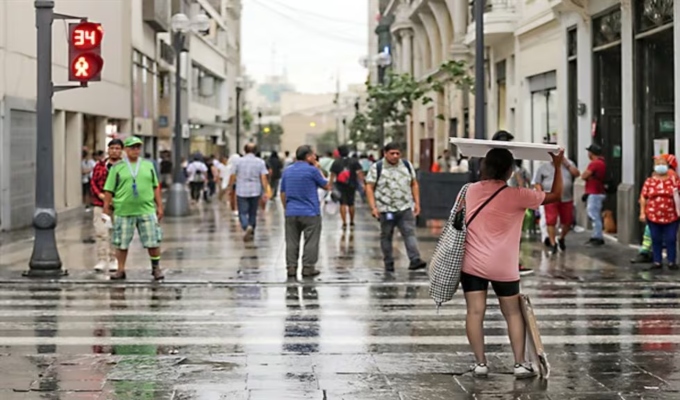 Senamhi activa alerta roja: las precipitaciones golpearía la costa centro y sur