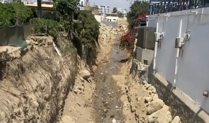 Vecinos de Punta Hermosa denuncian vertimiento de desagüe al mar por rotura de tubería