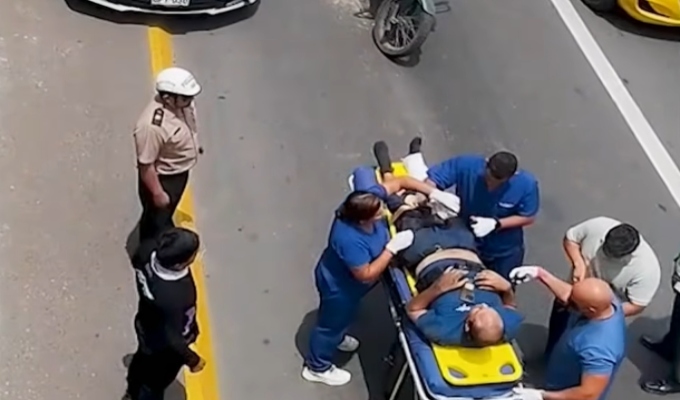 Conductor arrastra a taxista tras discusión en la vía expresa de Javier Prado