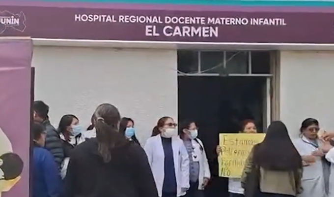 Huancayo: lluvias provocan filtraciones en el área de hospital El Carmen
