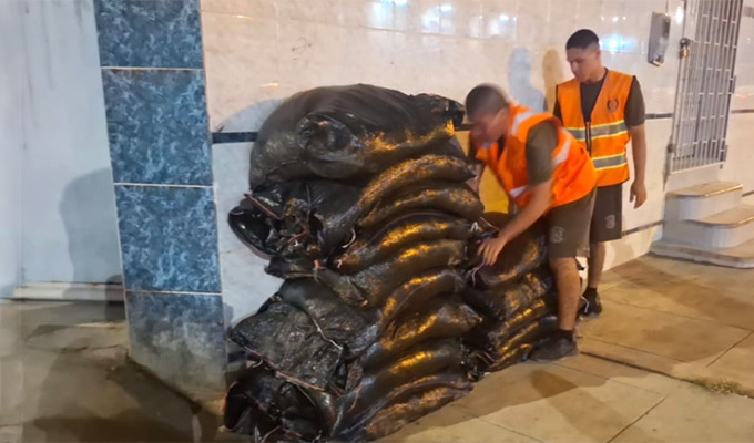 Miembros del Ejército continúan con trabajos preventivos ante fuertes lluvias en la región Tumbes