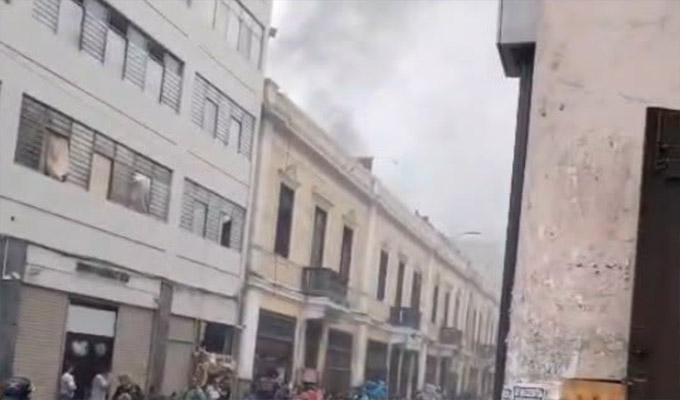 Barrio Chino: incendio en vivienda generó pánico entre compradores y comerciantes