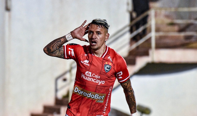 Cienciano renueva a Carlos Garcés para la temporada 2027 de la Liga 1