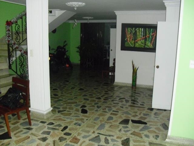 Casa de 7 alcobas en venta en Conucos, Bucaramanga, 400 m² · foto 7 de 22