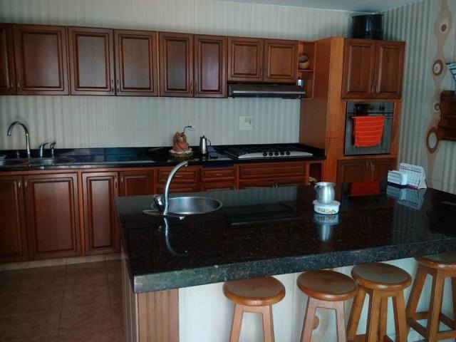 Casa de 9 alcobas en venta en Bolarqui, Bucaramanga, 800 m² · foto 10 de 24