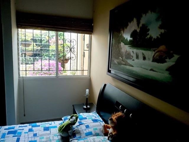 Casa de 6 alcobas en venta en Los Cedros, Bucaramanga, 400 m² · foto 12 de 24