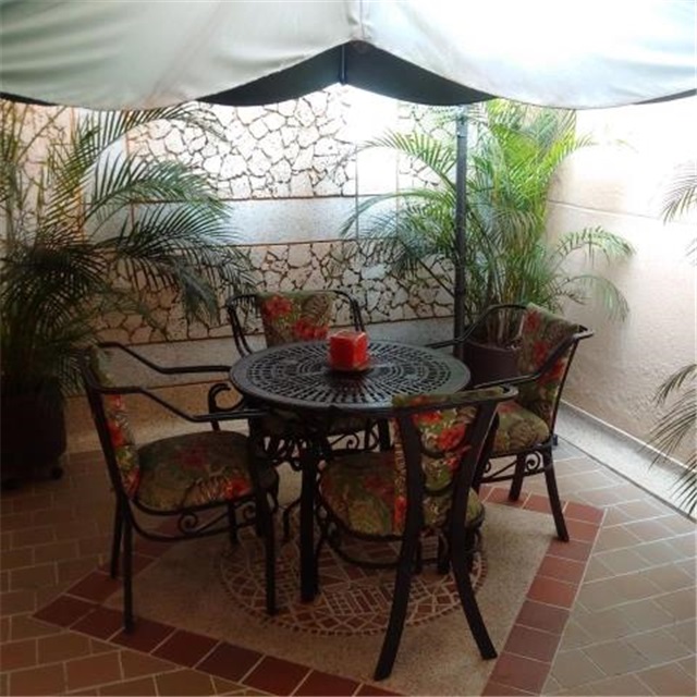 Casa de 6 alcobas en venta en Los Cedros, Bucaramanga, 400 m² · foto 4 de 24