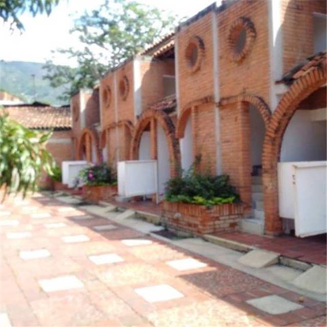 Local en venta en Quintas Del Llanito, Girón, 2400 m² · foto 16 de 20