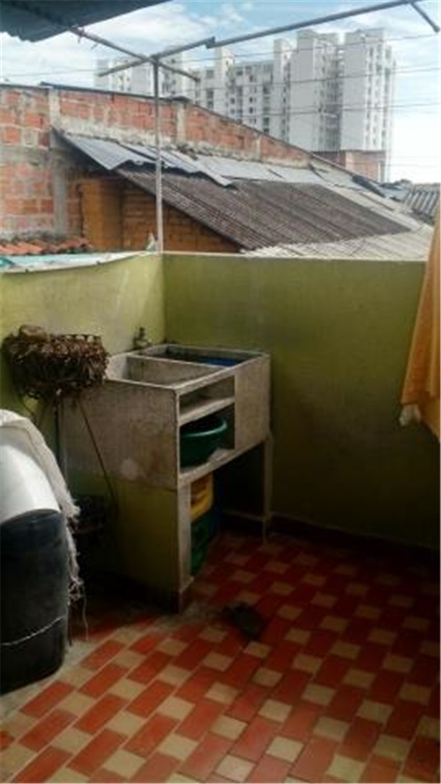 Casa de 14 alcobas en venta en Comuneros, Bucaramanga, 300 m² · foto 8 de 15