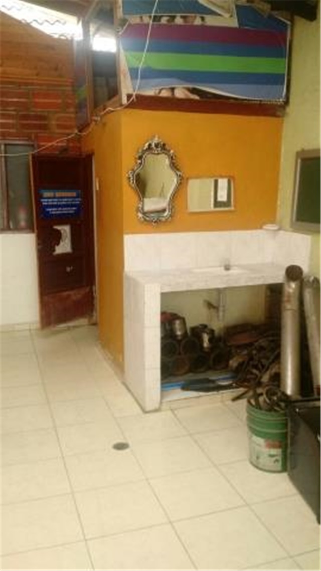 Casa de 14 alcobas en venta en Comuneros, Bucaramanga, 300 m² · foto 6 de 15