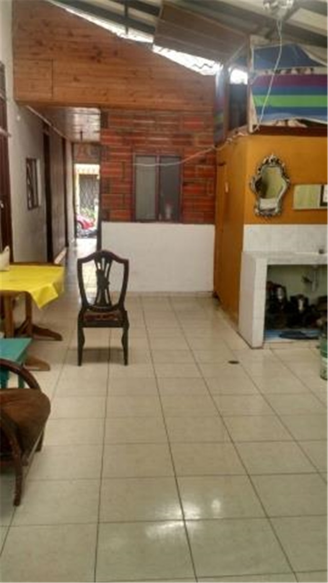 Casa de 14 alcobas en venta en Comuneros, Bucaramanga, 300 m² · foto 13 de 15