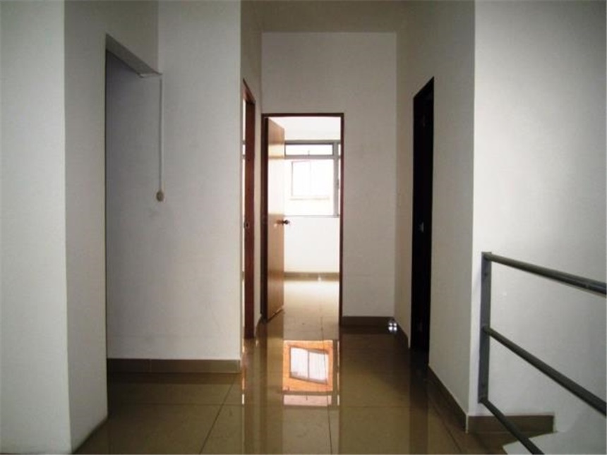 Local en Arriendo - Más