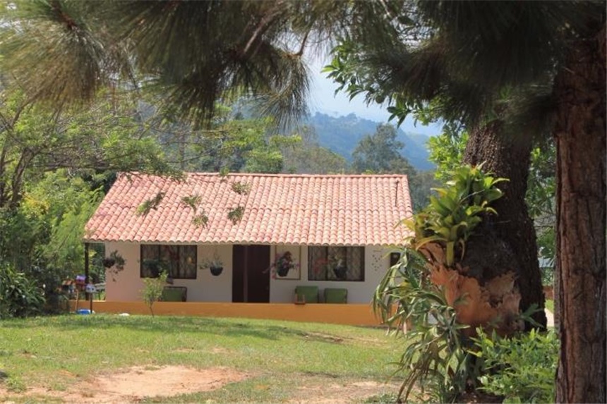Casa de 2 alcobas en venta en Ruitoque Alto, Floridablanca, 1721 m² · foto 2 de 24
