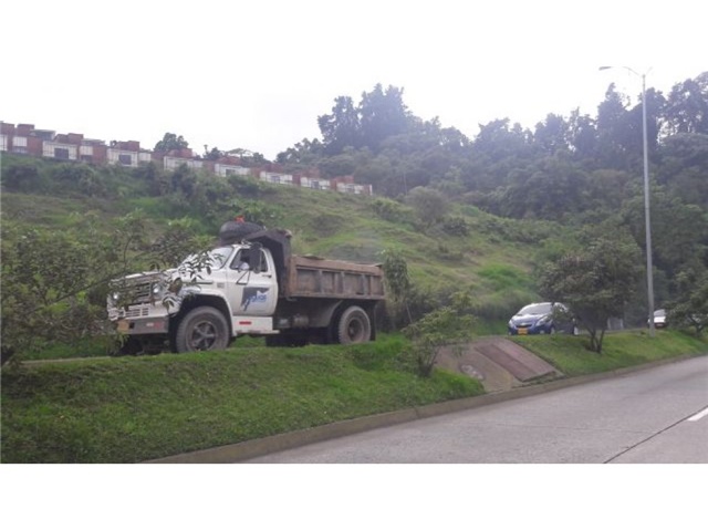 Lote en venta en Avenida Kevin Angel, Manizales, 3143 m² · foto 4 de 5
