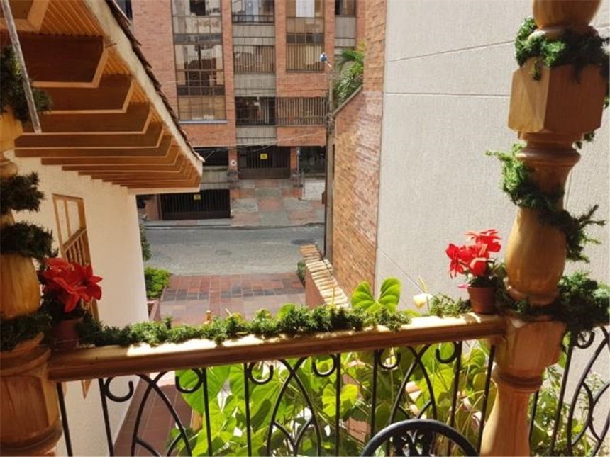Casa de 5 alcobas en venta en Sotomayor, Bucaramanga, 520 m² · foto 16 de 23