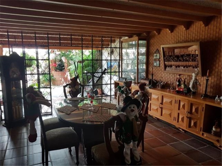 Casa de 5 alcobas en venta en Sotomayor, Bucaramanga, 520 m² · foto 4 de 23