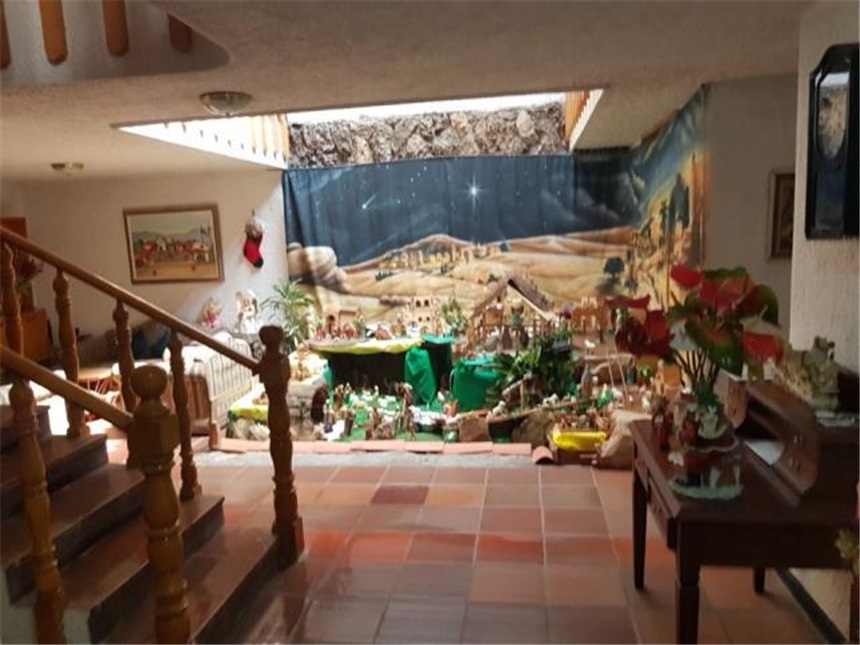 Casa de 5 alcobas en venta en Sotomayor, Bucaramanga, 520 m² · foto 2 de 23