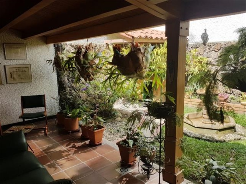 Casa de 5 alcobas en venta en Sotomayor, Bucaramanga, 520 m² · foto 7 de 23